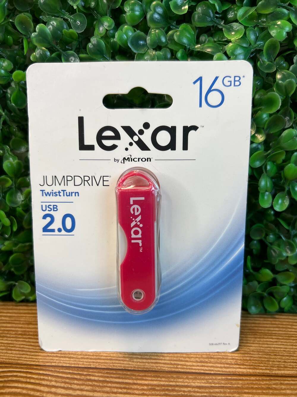 New Lexar Pink JumpDrive TwistTurn 16GB High Speed USB Jump Drive NIB